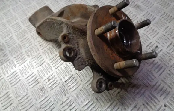 Ford Kuga I Front wheel hub