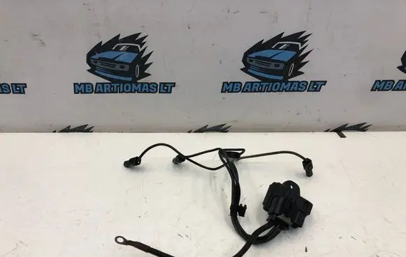 BMW 5 F10 F11 Glow plug pre-heat relay 8570087 8514757