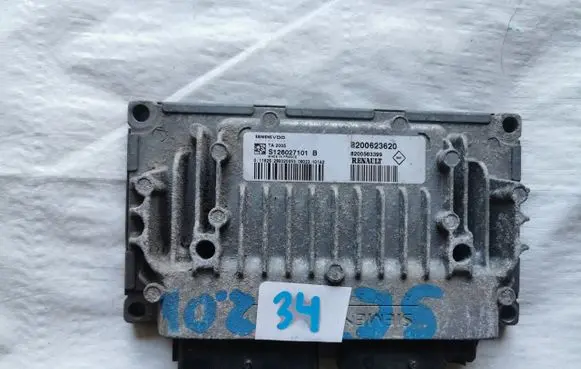 Renault Megane III Gearbox control unit/module S126027101 B8200623620