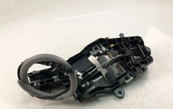 Rear door exterior handle/bracket