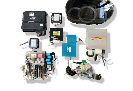 Toyota RAV 4 (XA30) Engine ECU kit and lock set 1758009461 8966142C11