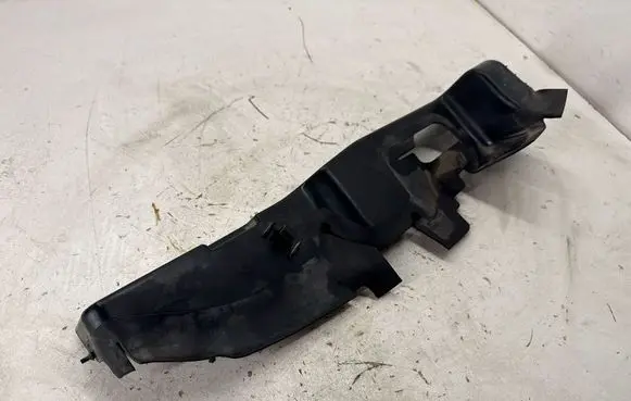 Audi Q3 F3 Intercooler air guide/duct channel 83A121283F 83A121283