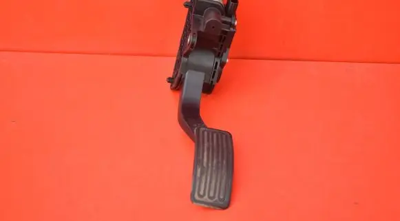 Nissan Altima Accelerator throttle pedal 0280755071