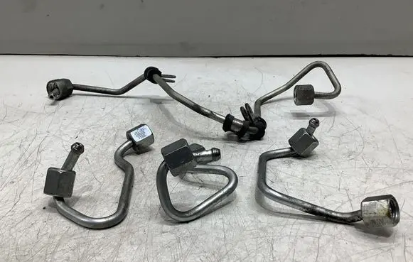 Audi A6 S6 C6 4F Fuel injector supply line/pipe U301B U301R U301