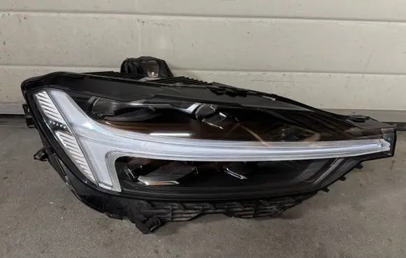 Volvo XC60 Headlight/headlamp 32337379