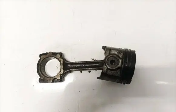 Nissan X-Trail T30 Piston with connecting rod