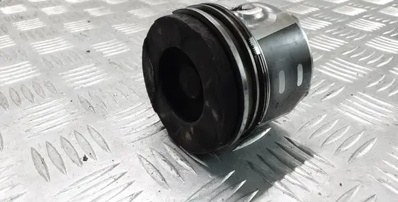 Piston with connecting rod