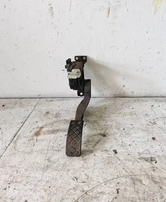 Volkswagen Golf IV Accelerator throttle pedal 1J1721503H