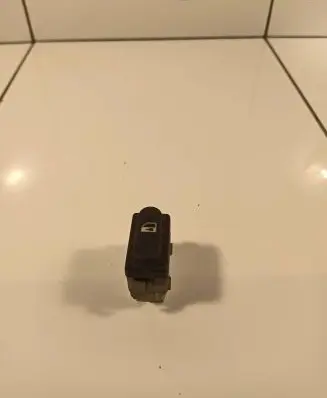 Nissan Qashqai Central locking switch button 21000A