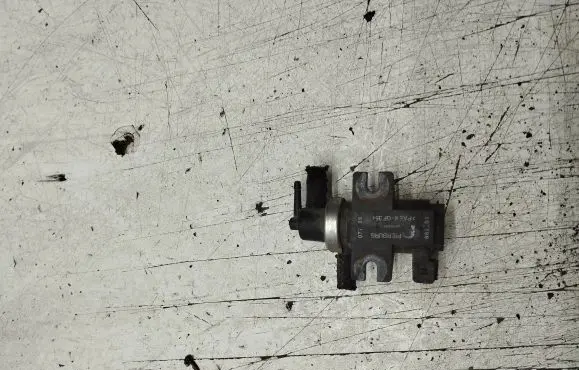 Audi A3 S3 8L Turbo solenoid valve 72190320