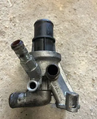 Dodge Nitro Thermostat/thermostat housing
