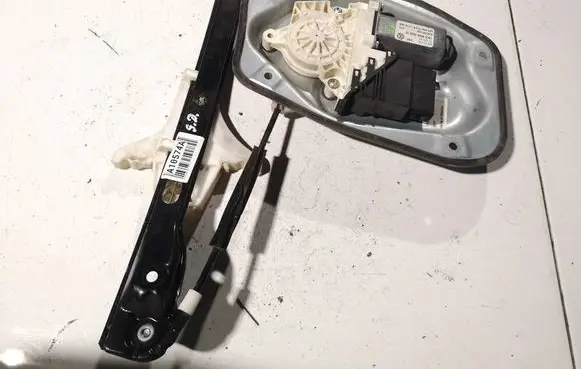 Volkswagen Jetta V Sliding door window regulator with motor 
