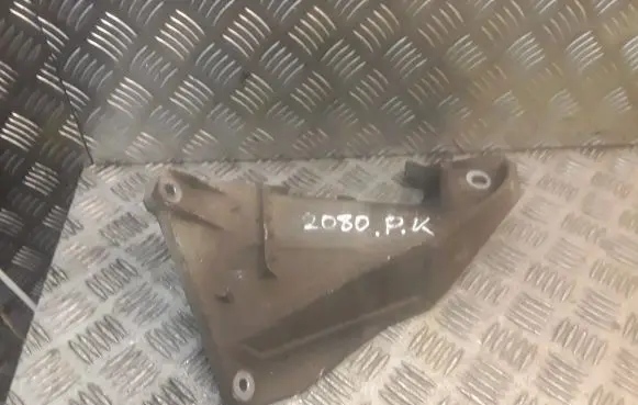 Land Rover Range Rover L322 Engine mounting bracket