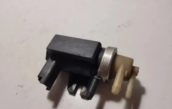 Citroen C5 Turbo solenoid valve 9661960380 090180 00889104