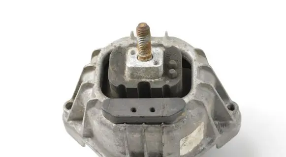 BMW 5 F10 F11 Engine mount bracket 13981112