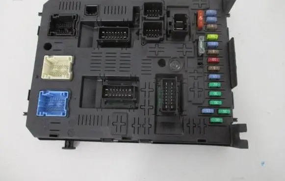 Peugeot Partner Comfort/convenience module 9678477080