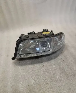 Audi A8 S8 D2 4D Headlight/headlamp