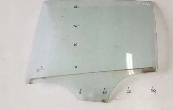 BMW 1 F20 F21 Sliding door window/glass 