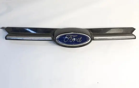 Ford Focus Front bumper upper radiator grill BM518A133C