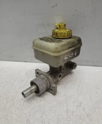 Volkswagen Golf IV Master brake cylinder