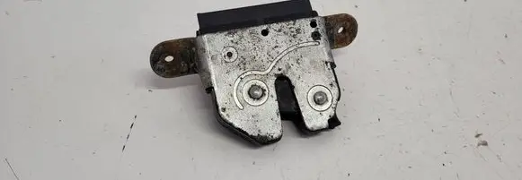 Opel Corsa D Tailgate/trunk/boot lock/catch/latch 55701971