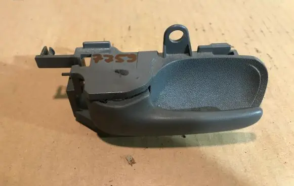 Peugeot 107 Front door interior handle