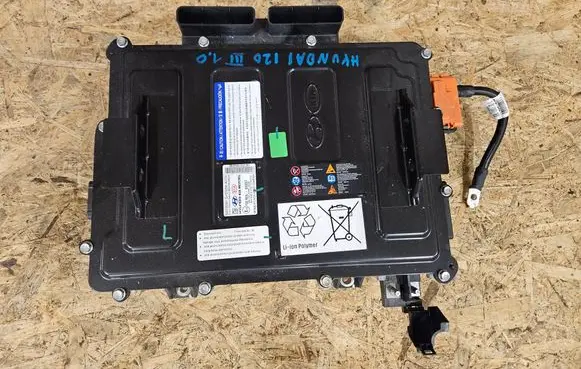 Hyundai i20 (BC3 BI3) Car battery 375M0Q0000