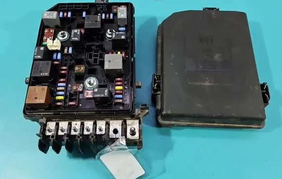 Opel Astra K Fuse box set 15514069 IMPRK1552291