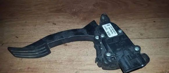 Ford Fiesta Accelerator throttle pedal 2s619f836ba 6pv00856701