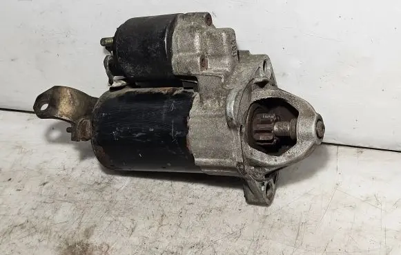 Audi A4 S4 B5 8D Starter motor 053911023