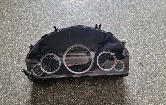 Mercedes-Benz E W212 Speedometer (instrument cluster) 2129004104