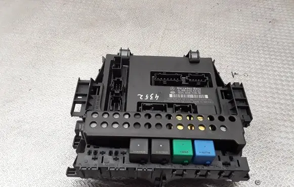 Mercedes-Benz B W245 Comfort/convenience module A1695454332 5DK00872816