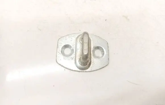 Toyota Avensis T250 Front door lock loop/hook striker 
