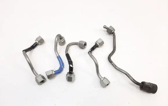 Fuel injector supply line/pipe