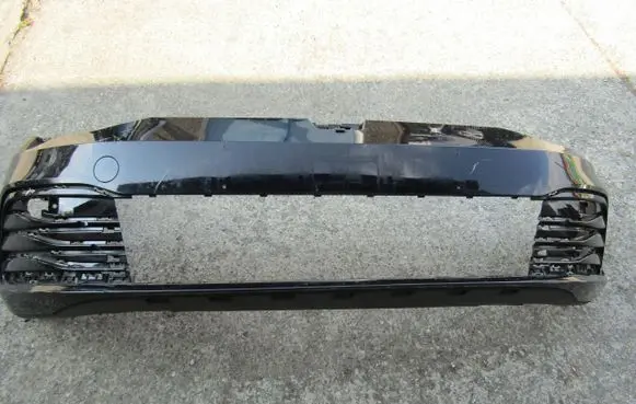 Volkswagen Golf VIII Front bumper 5H0807221J