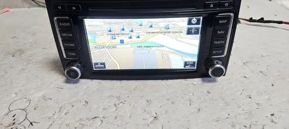 Radio/CD/DVD/GPS head unit