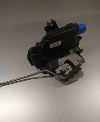 Audi A8 S8 D3 4E Front door lock 4E1837016 PA66302