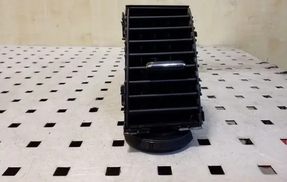 Toyota Prius (XW20) Dash center air vent grill A5506347010 4556437020