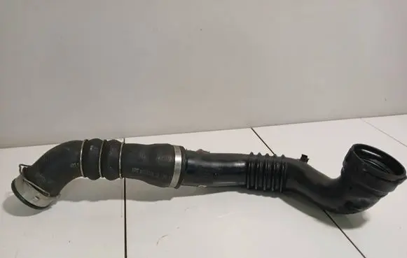 BMW 1 E81 E87 Intercooler hose/pipe 7810308 11884410E