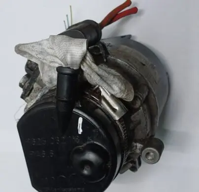 Mini One - Cooper R50 - 53 Power steering pump 7625955146 7625477136 6778425