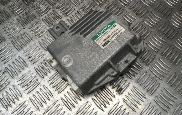 Toyota Corolla E120 E130 Power steering control unit/module 8965002100 000023