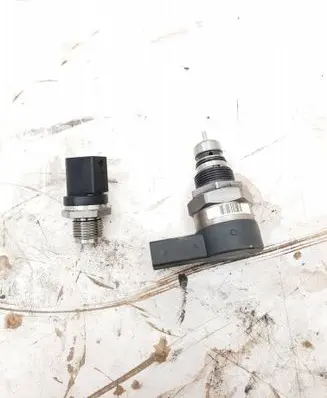 BMW 5 F10 F11 Fuel pressure sensor 0281002949 30975567
