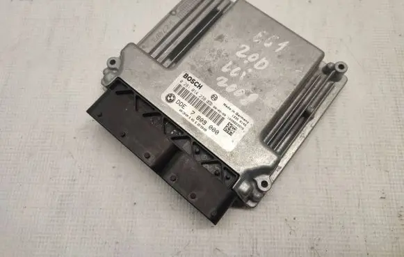 BMW 5 E60 E61 Engine control unit/module 7809000 13617809000 13617811700
