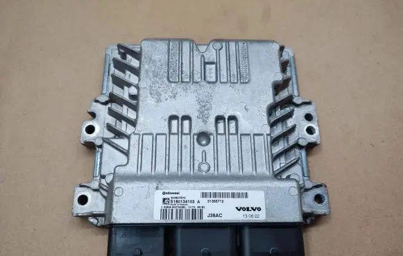 Volvo V70 Engine control unit/module 31355712