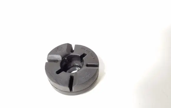 Audi Q5 SQ5 Radiator mount bracket 8K0121276A