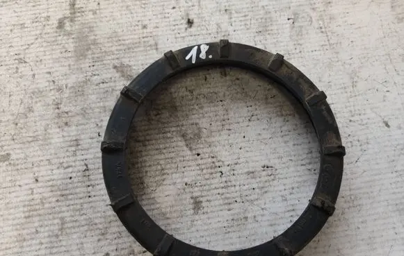 Mercedes-Benz Vito Viano W638 In tank fuel pump screw locking ring/nut 321201375A