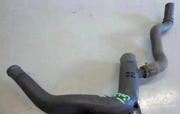Mercedes-Benz A W169 Engine coolant pipe/hose