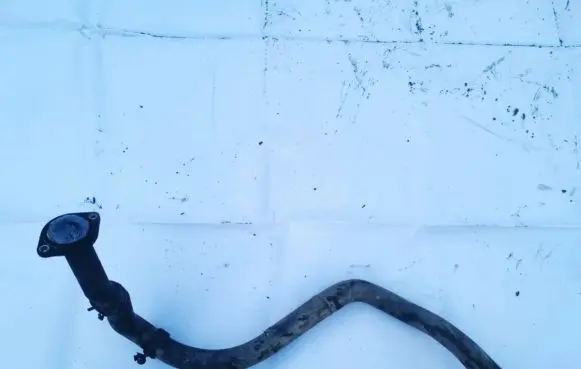 Volkswagen Golf IV Engine coolant pipe/hose 06a121121c 06a121121d