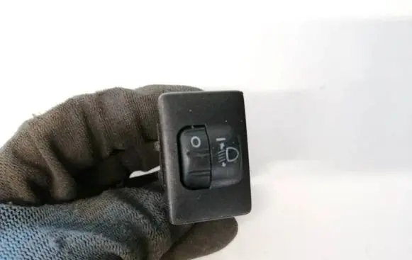 Toyota Yaris Headlight level height control switch 841520d030