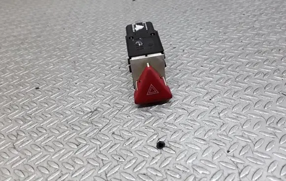 Volkswagen PASSAT B6 Hazard light switch 3C0953509A